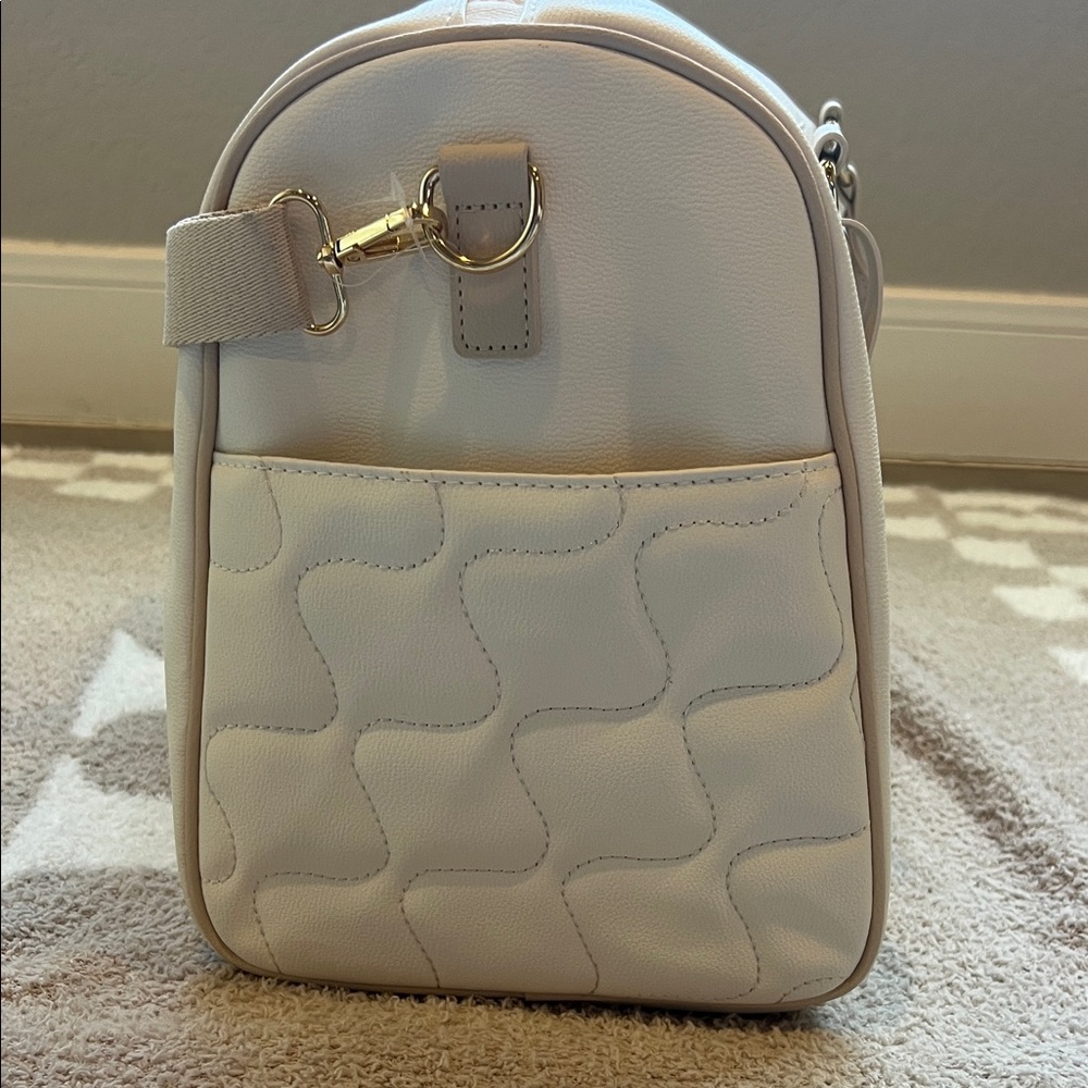 Disney Winnie the Pooh Overnight Bag by Primark. - Picture 6 of 6